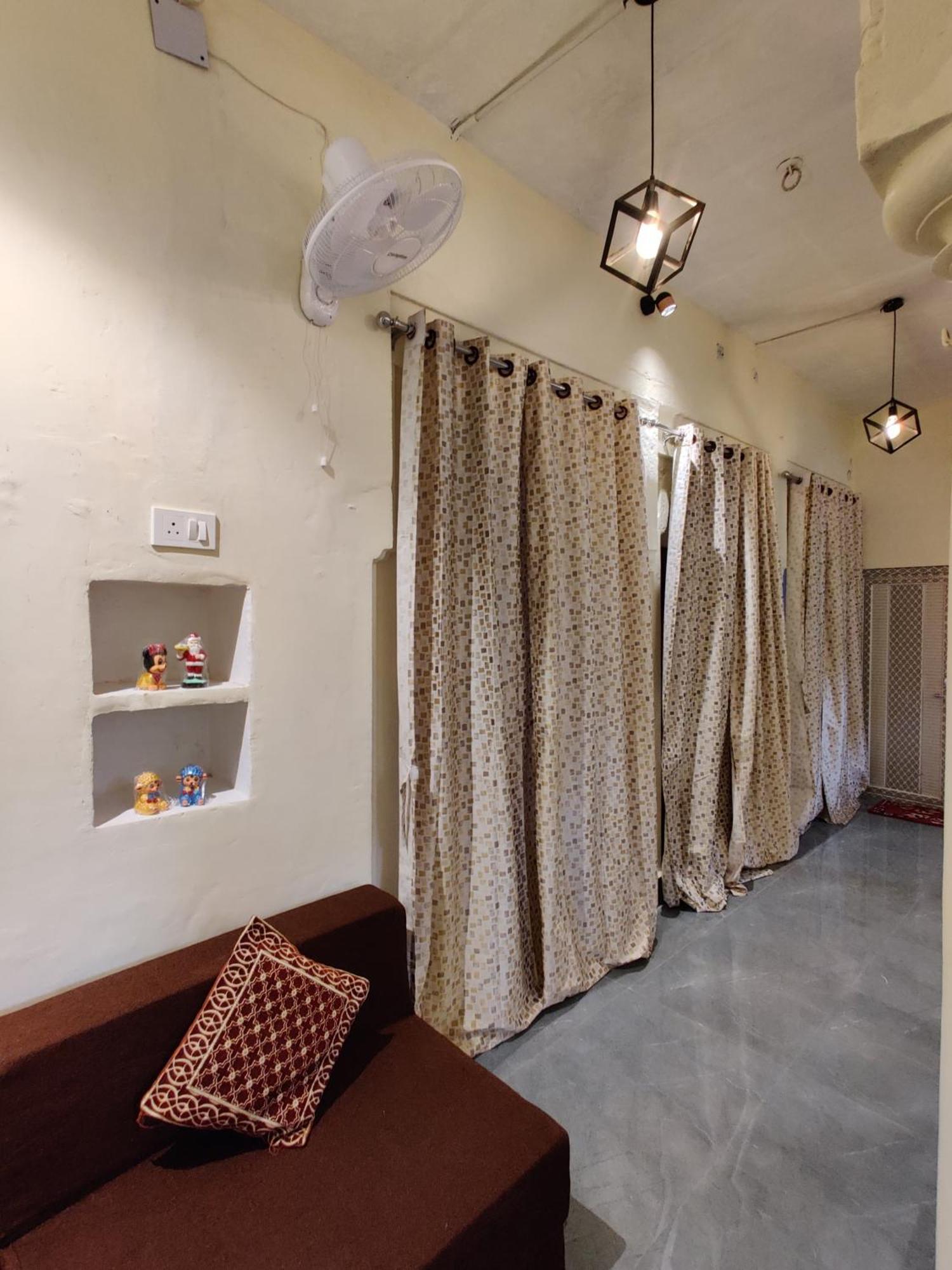 A Shivangan Heritage Near Ghat Homestay *