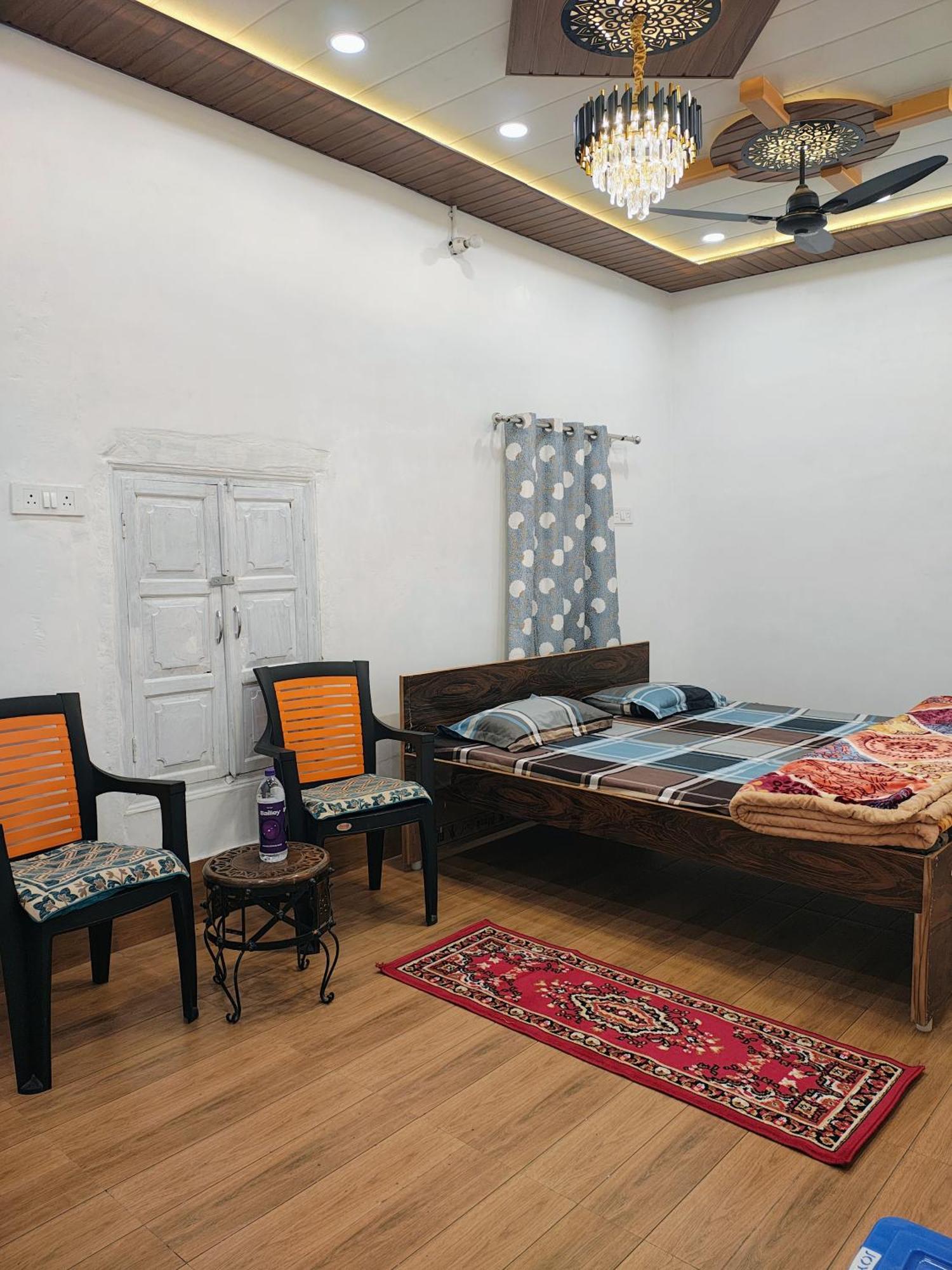 A Shivangan Heritage Near Ghat Homestay